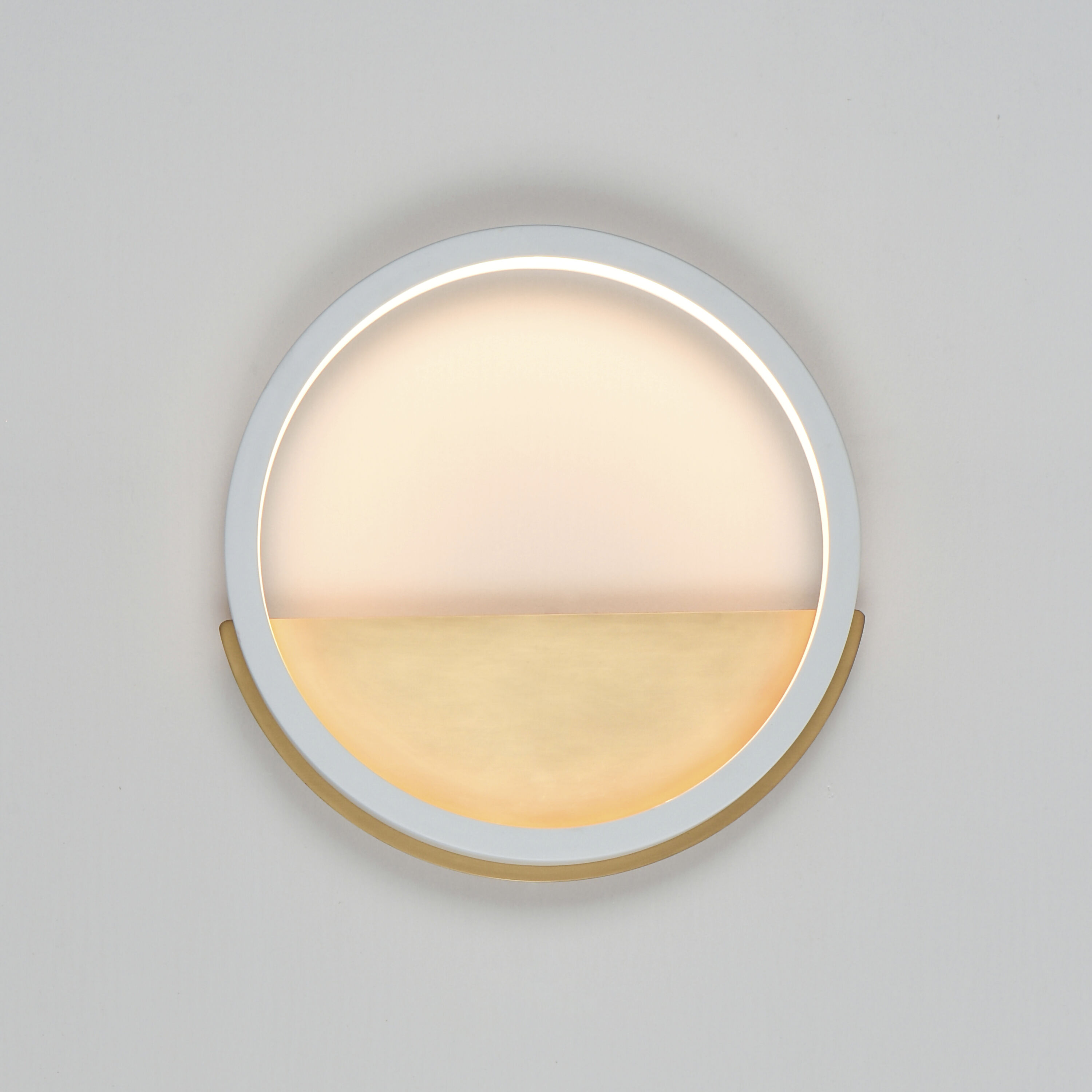 Hoopla Wall Sconce Wall Light in White/Gold