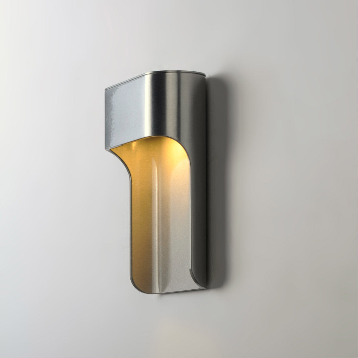 Ledge outdoor wall light 2025